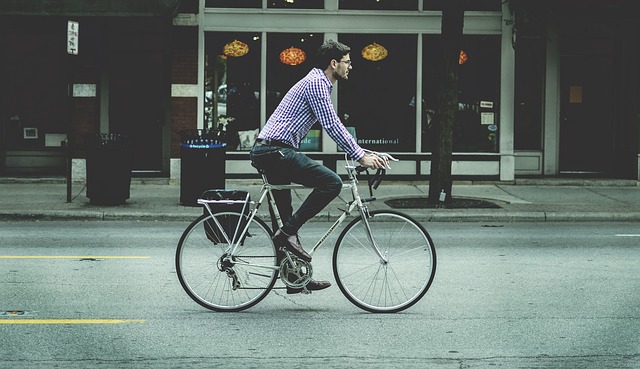 cyklista ve městě